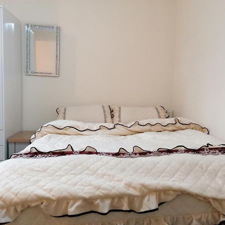 Self-Contained Studio Flat Bathrooms Kitchens Upgrade Locations To City Centre 15 Minutes Walking Distance Nottingham Universities Queen Hospitals City Hospitals Экстерьер фото
