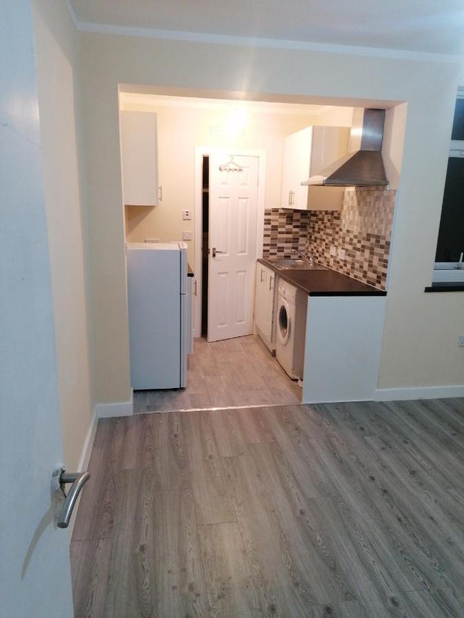 Self-Contained Studio Flat Bathrooms Kitchens Upgrade Locations To City Centre 15 Minutes Walking Distance Nottingham Universities Queen Hospitals City Hospitals Экстерьер фото