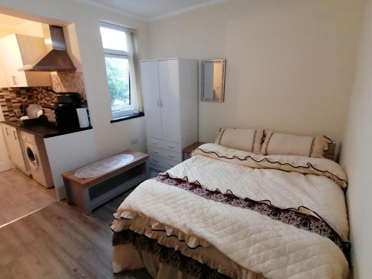 Self-Contained Studio Flat Bathrooms Kitchens Upgrade Locations To City Centre 15 Minutes Walking Distance Nottingham Universities Queen Hospitals City Hospitals Экстерьер фото